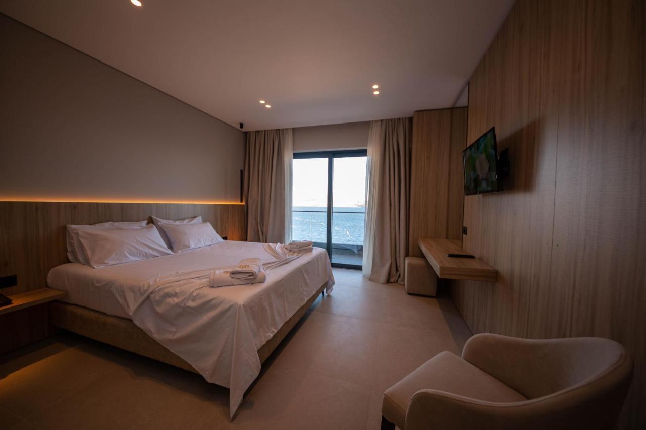 Hotel Portanova Sarandë 外观 照片