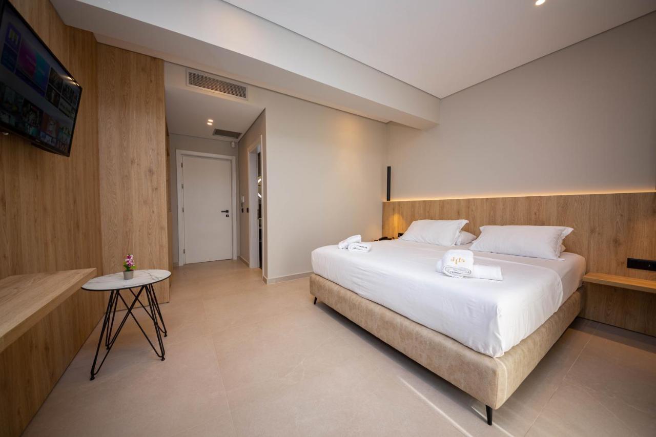 Hotel Portanova Sarandë 外观 照片