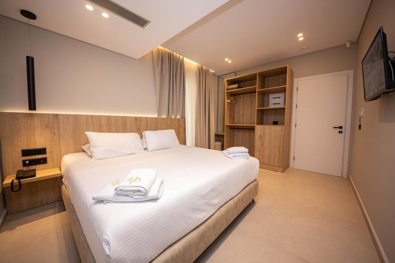 Hotel Portanova Sarandë 外观 照片