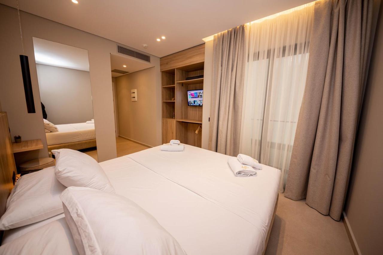 Hotel Portanova Sarandë 外观 照片